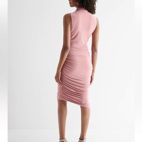 Express Body Contour Dress! - Picture 4 of 5